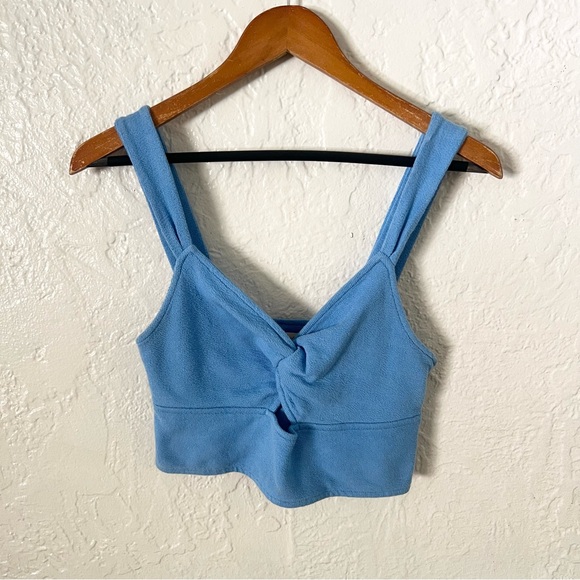 SOLD 🛑 Madewell Blue Knot Front Cutout Crop Tank - Picture 4 of 8